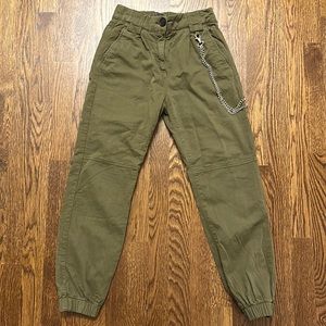 Army Green Cargo Pants with Chain size 00